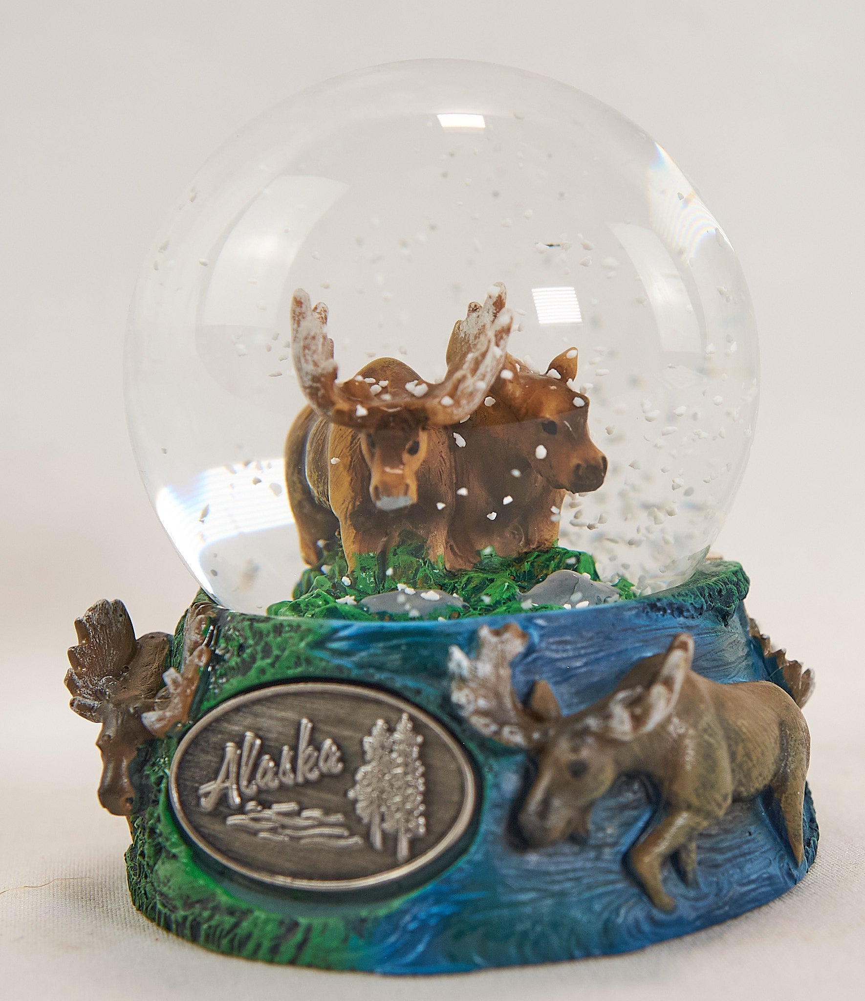 Moose Couple Alaska Water Globe 65mm